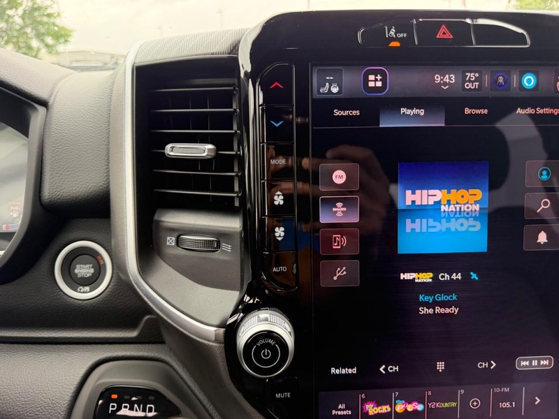 Ram 1500 Vehicle Full-screen Gallery Image 15
