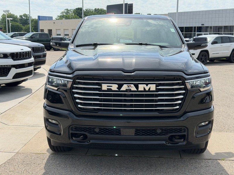 Ram 1500 Vehicle Full-screen Gallery Image 2
