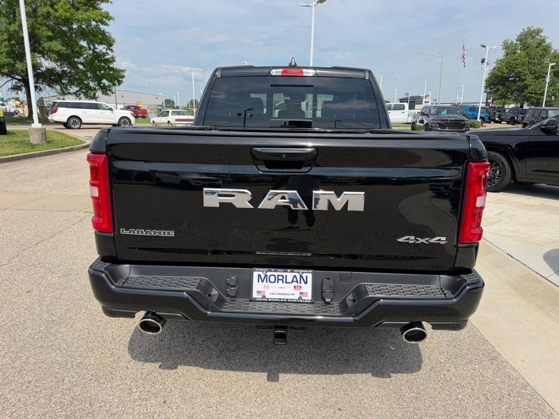 Ram 1500 Vehicle Full-screen Gallery Image 5