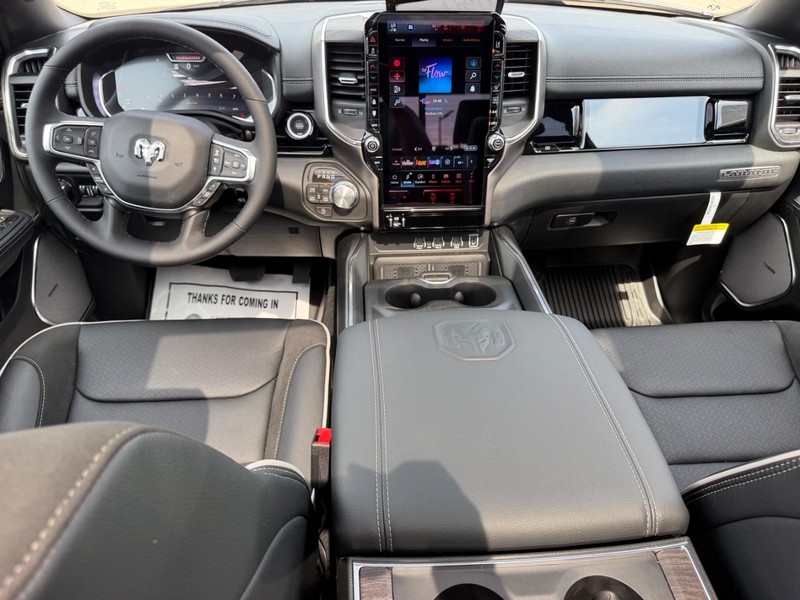 Ram 1500 Vehicle Full-screen Gallery Image 10