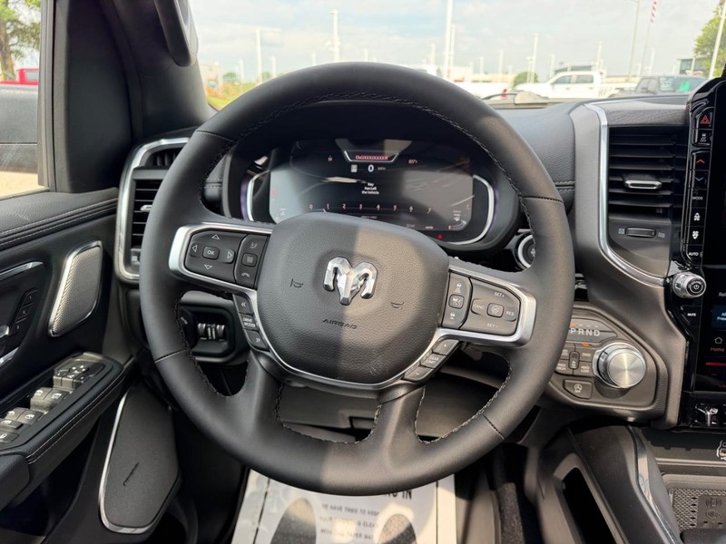 Ram 1500 Vehicle Full-screen Gallery Image 11