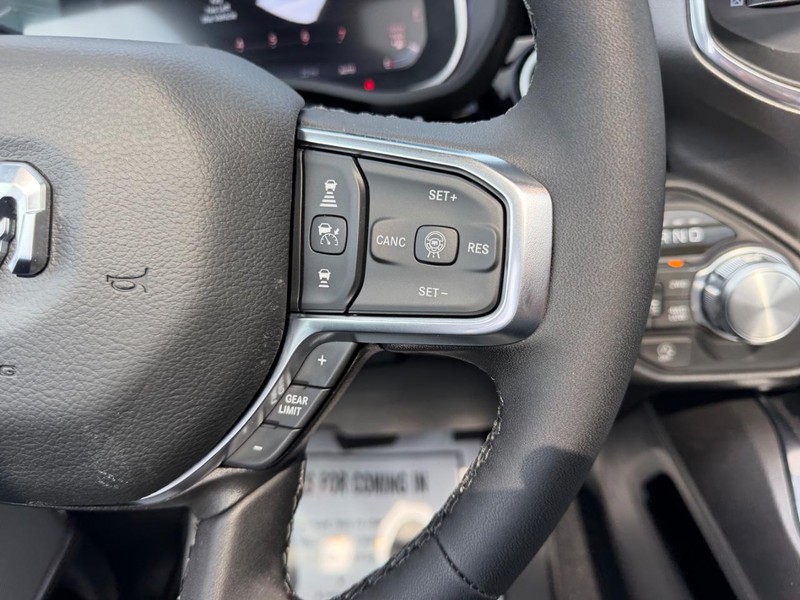 Ram 1500 Vehicle Full-screen Gallery Image 13