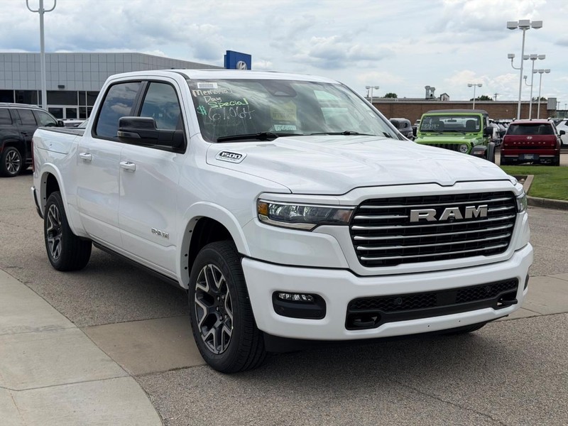 Ram 1500 Vehicle Full-screen Gallery Image 3
