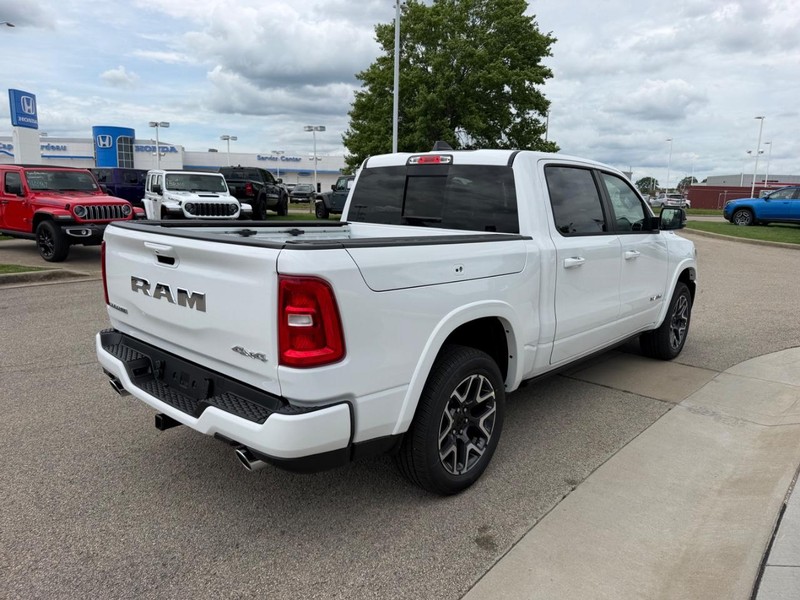 Ram 1500 Vehicle Full-screen Gallery Image 4