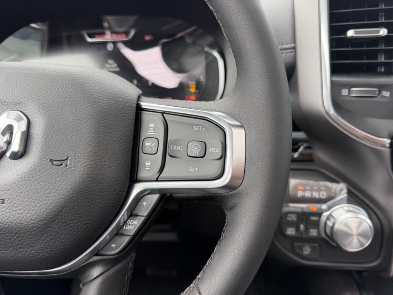 Ram 1500 Vehicle Full-screen Gallery Image 13