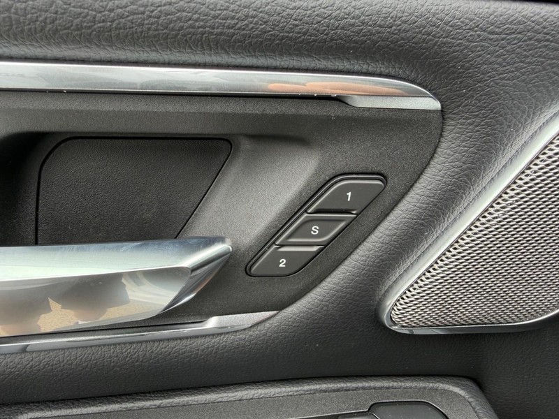 Ram 1500 Vehicle Full-screen Gallery Image 17