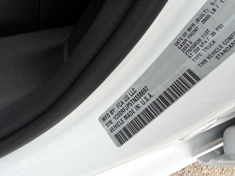 Ram 1500 Vehicle Full-screen Gallery Image 19