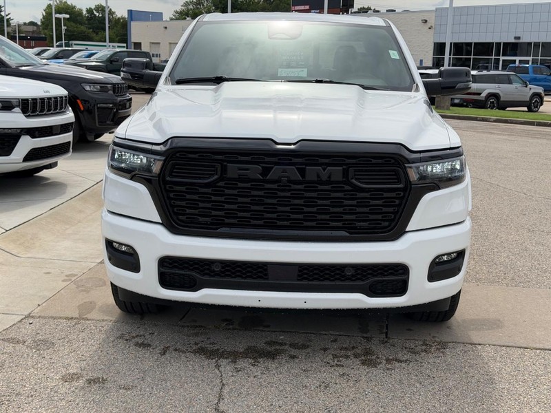 Ram 1500 Vehicle Full-screen Gallery Image 2