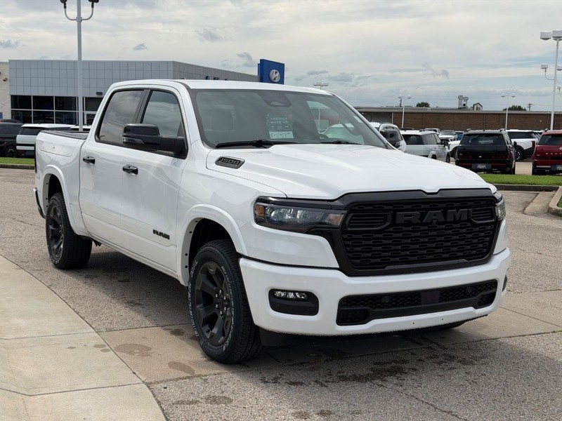 Ram 1500 Vehicle Full-screen Gallery Image 3