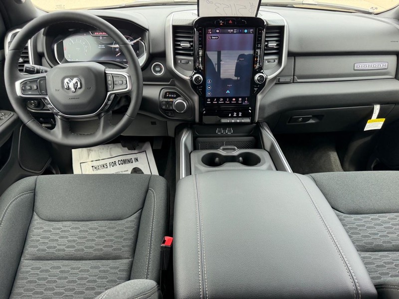 Ram 1500 Vehicle Full-screen Gallery Image 9