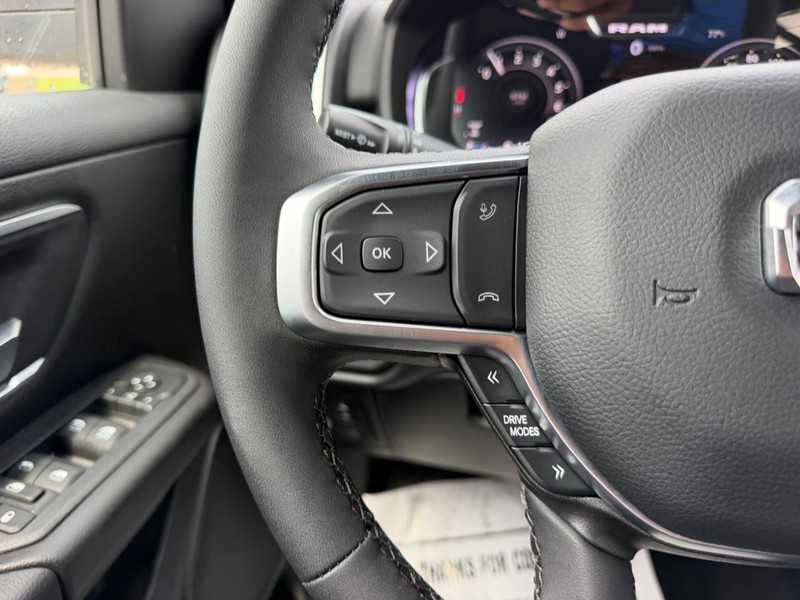 Ram 1500 Vehicle Full-screen Gallery Image 11