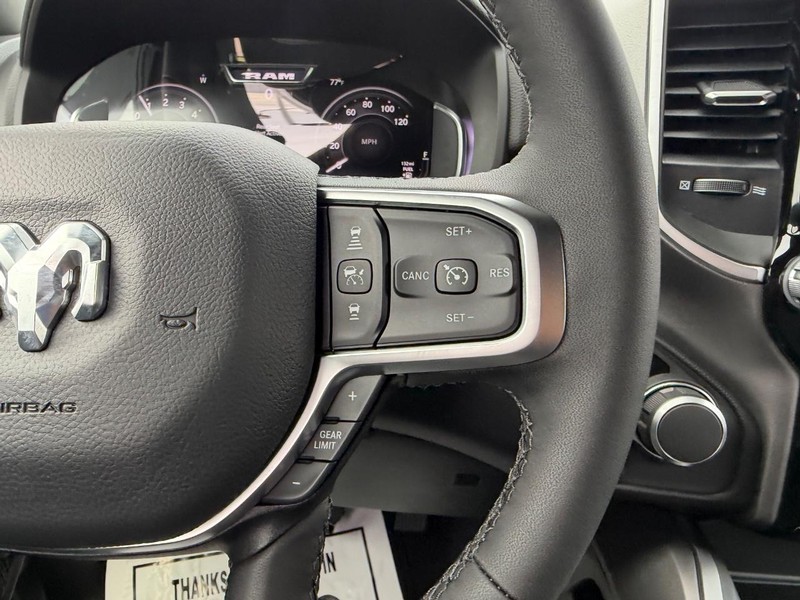 Ram 1500 Vehicle Full-screen Gallery Image 12