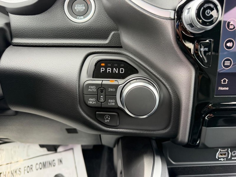 Ram 1500 Vehicle Full-screen Gallery Image 15