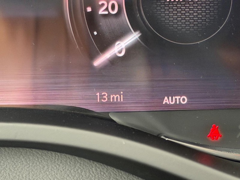 Ram 1500 Vehicle Full-screen Gallery Image 20