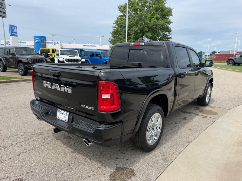 Ram 1500 Vehicle Full-screen Gallery Image 4