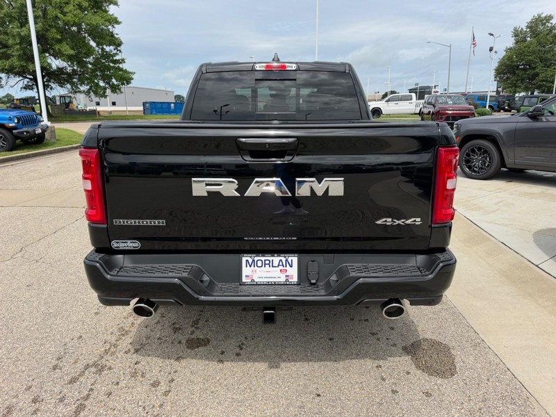 Ram 1500 Vehicle Full-screen Gallery Image 5