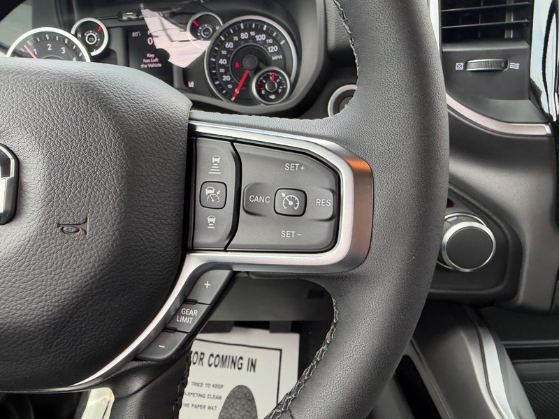 Ram 1500 Vehicle Full-screen Gallery Image 12