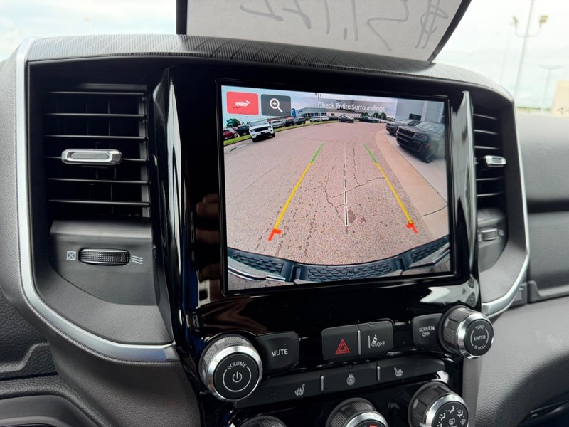 Ram 1500 Vehicle Full-screen Gallery Image 20