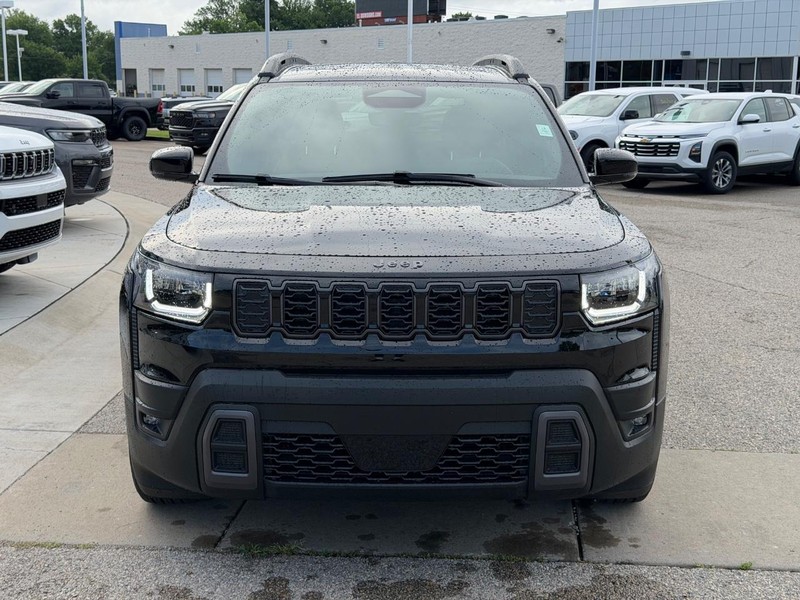 Jeep Cherokee Vehicle Full-screen Gallery Image 2