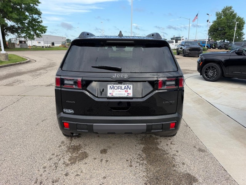 Jeep Cherokee Vehicle Full-screen Gallery Image 5