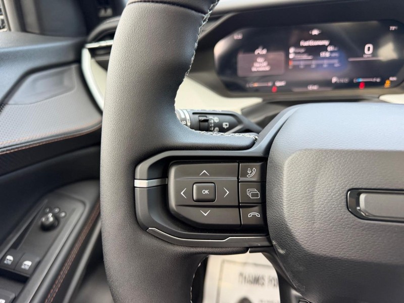 Jeep Cherokee Vehicle Full-screen Gallery Image 13