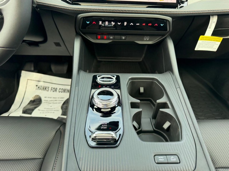 Jeep Cherokee Vehicle Full-screen Gallery Image 17