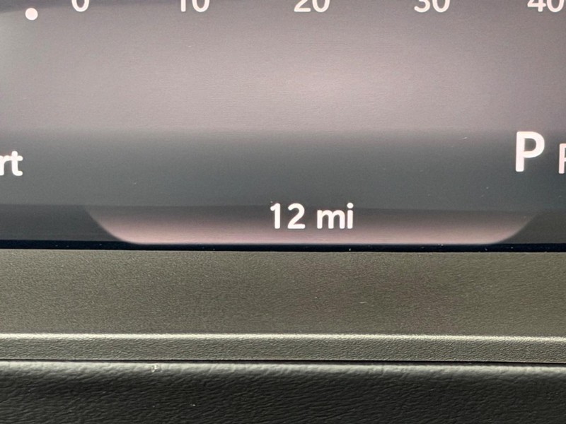 Jeep Cherokee Vehicle Full-screen Gallery Image 21