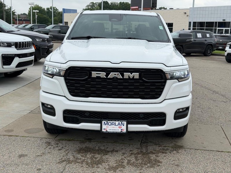 Ram 1500 Vehicle Full-screen Gallery Image 2