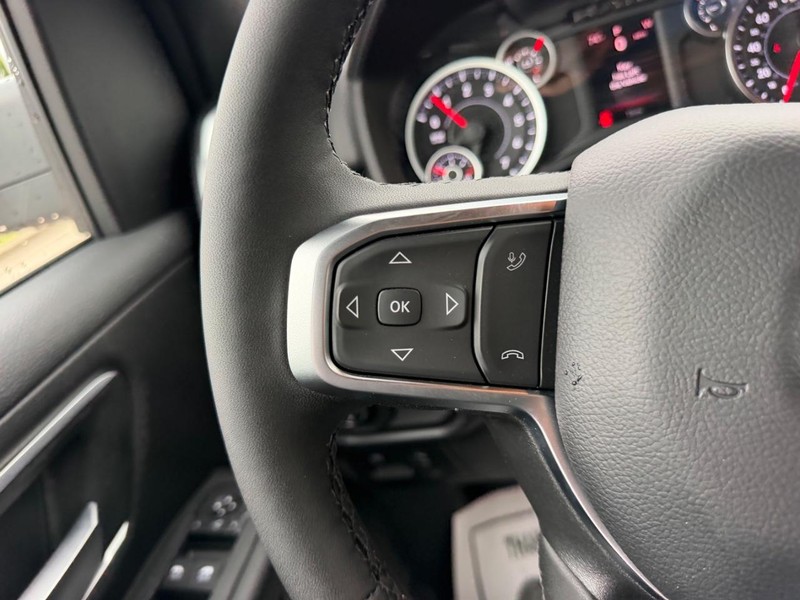 Ram 1500 Vehicle Full-screen Gallery Image 10