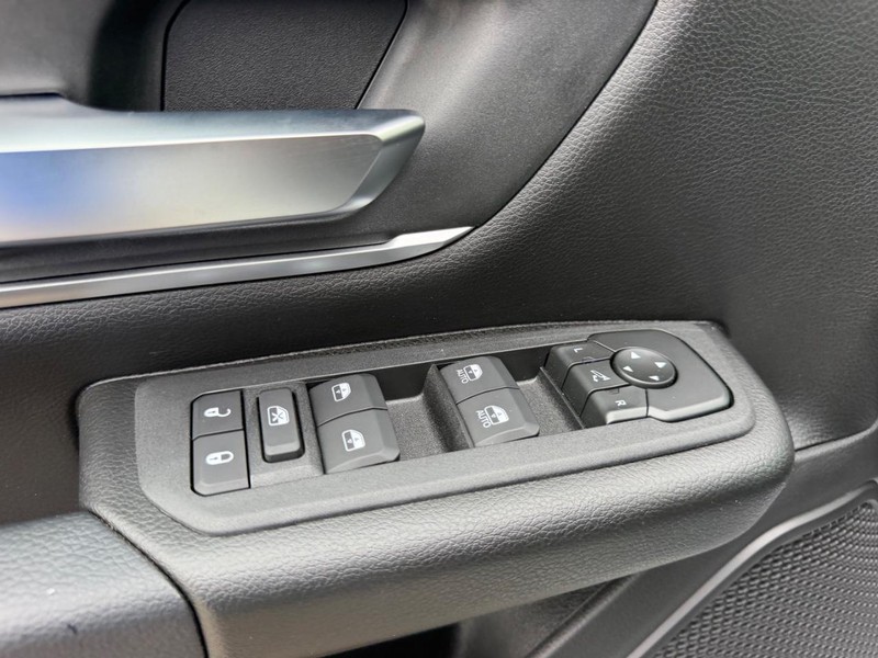 Ram 1500 Vehicle Full-screen Gallery Image 16