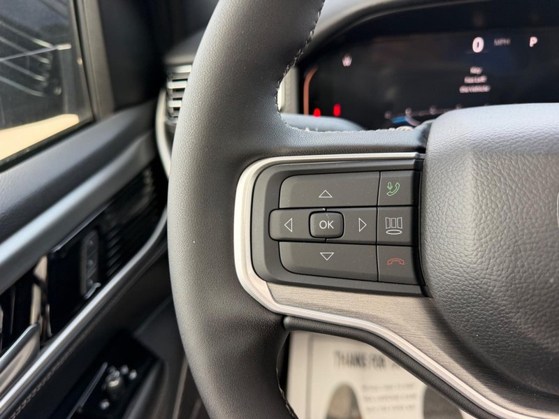 Jeep Grand Wagoneer Vehicle Full-screen Gallery Image 15