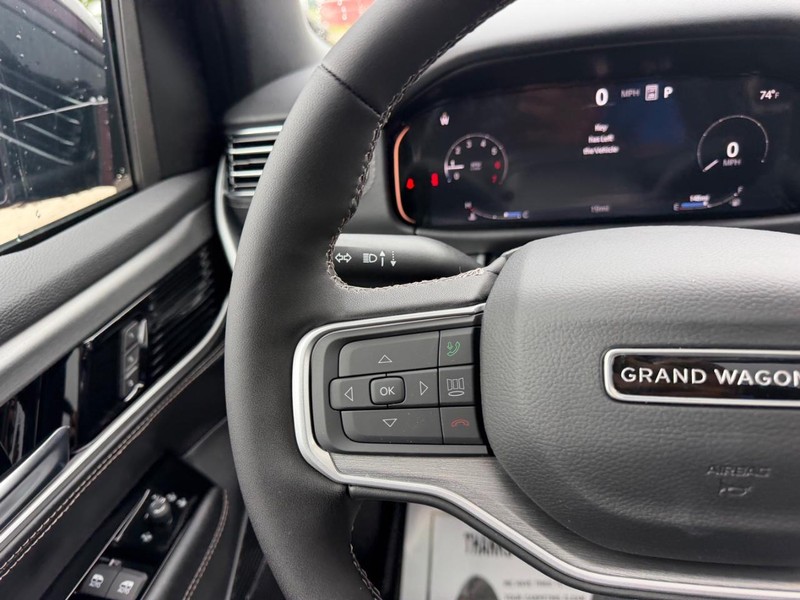 Jeep Grand Wagoneer Vehicle Full-screen Gallery Image 16