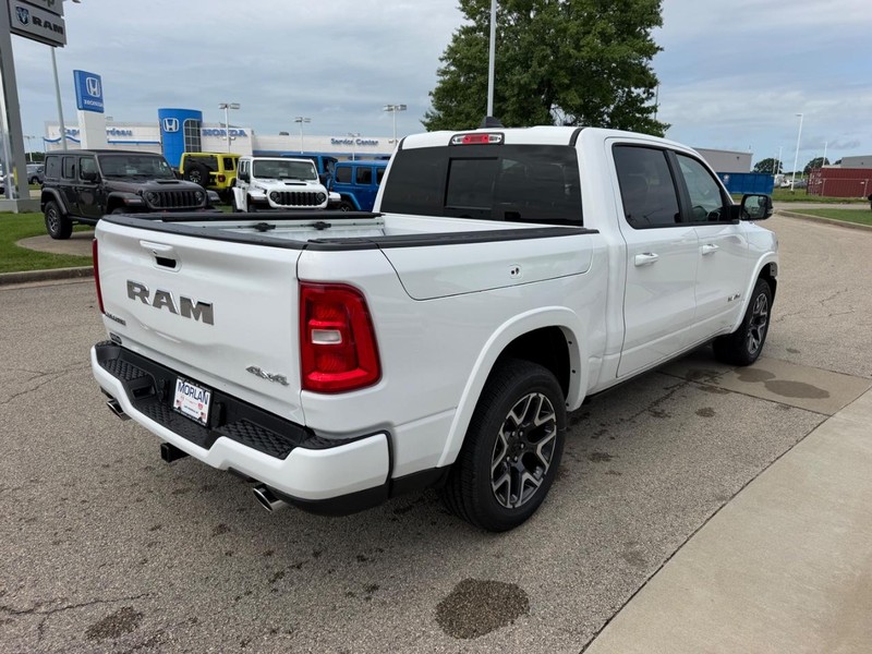 Ram 1500 Vehicle Full-screen Gallery Image 4