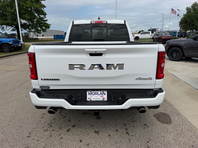 Ram 1500 Vehicle Full-screen Gallery Image 5