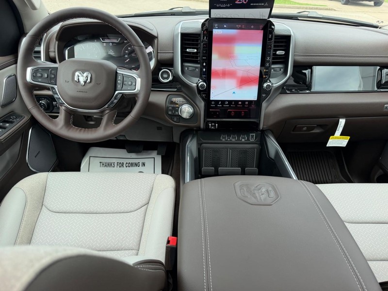 Ram 1500 Vehicle Full-screen Gallery Image 10