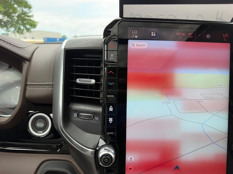 Ram 1500 Vehicle Full-screen Gallery Image 16