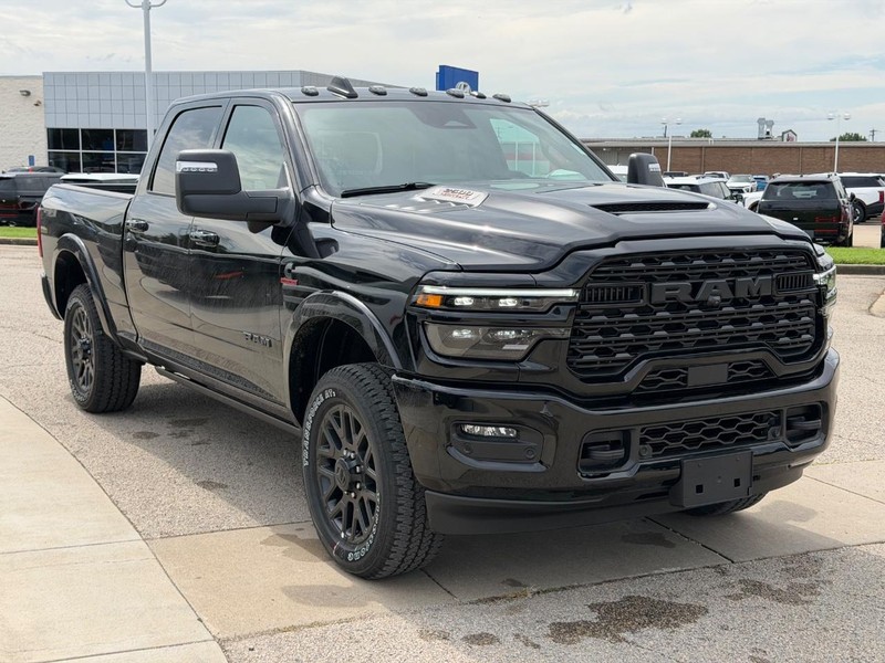 Ram 2500 Vehicle Full-screen Gallery Image 3