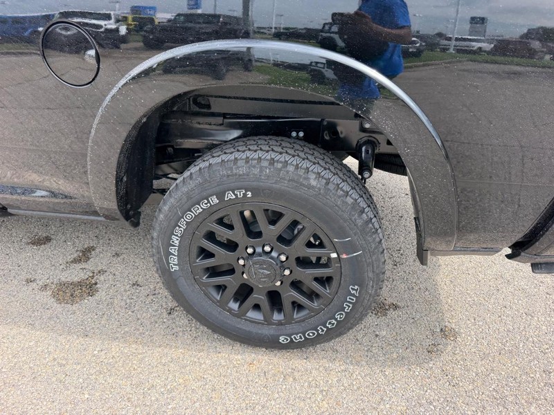 Ram 2500 Vehicle Full-screen Gallery Image 7