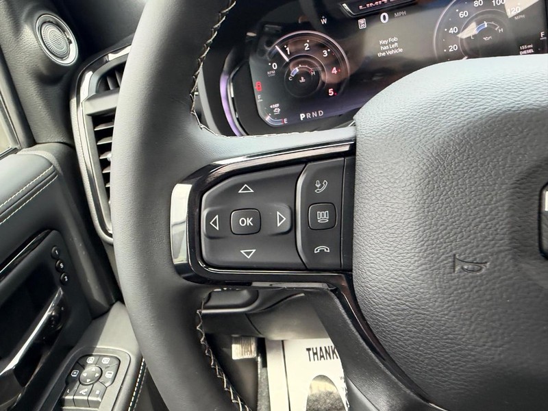 Ram 2500 Vehicle Full-screen Gallery Image 12