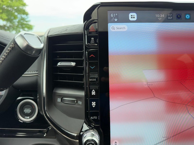 Ram 2500 Vehicle Full-screen Gallery Image 15