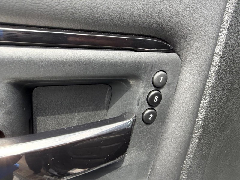 Ram 2500 Vehicle Full-screen Gallery Image 19