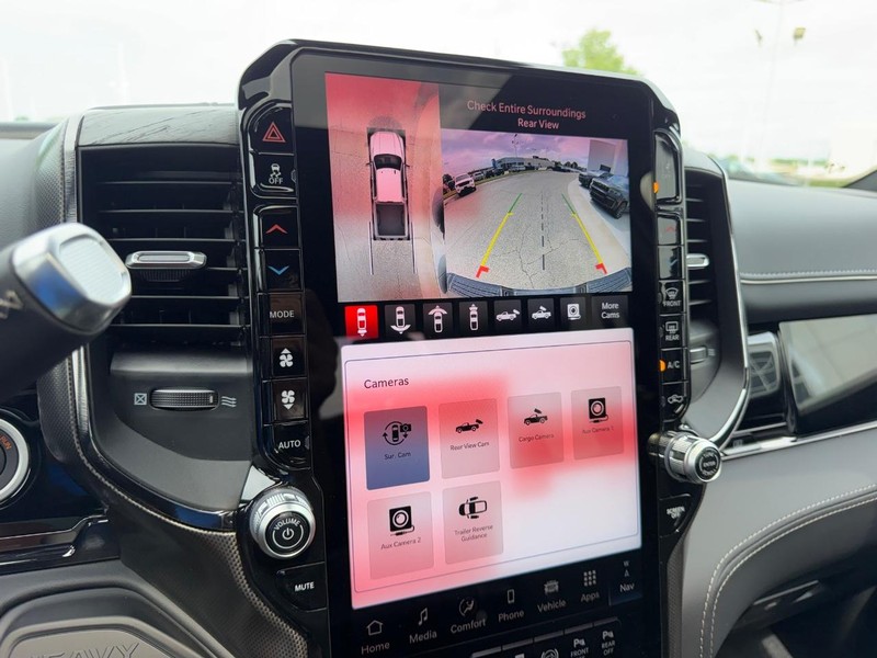 Ram 2500 Vehicle Full-screen Gallery Image 22