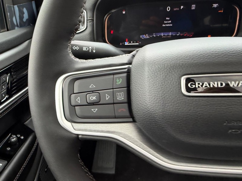 Jeep Grand Wagoneer Vehicle Full-screen Gallery Image 15