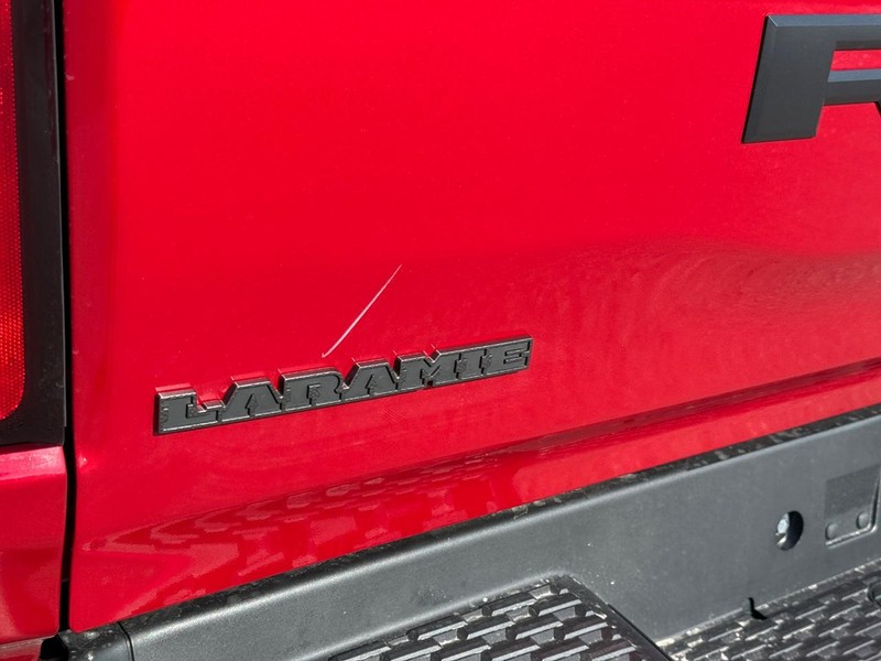 Ram 1500 Vehicle Full-screen Gallery Image 4