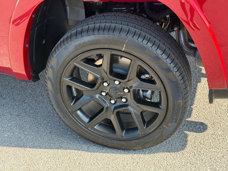 Ram 1500 Vehicle Full-screen Gallery Image 5