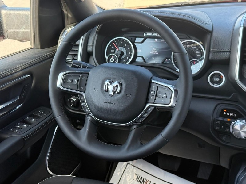 Ram 1500 Vehicle Full-screen Gallery Image 8
