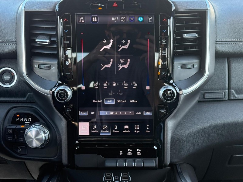 Ram 1500 Vehicle Full-screen Gallery Image 9