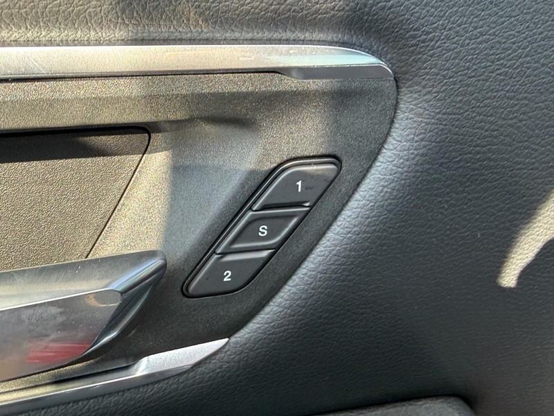 Ram 1500 Vehicle Full-screen Gallery Image 11