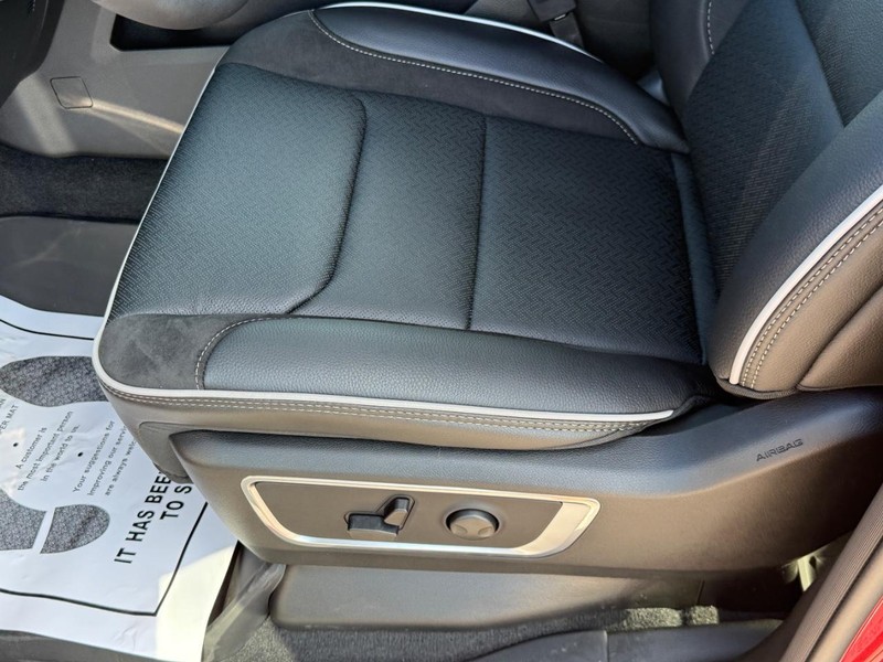 Ram 1500 Vehicle Full-screen Gallery Image 12