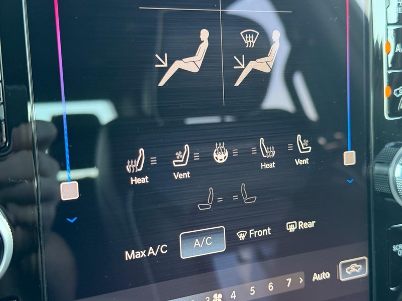Ram 1500 Vehicle Full-screen Gallery Image 18